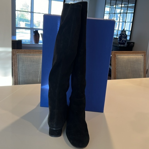 Stuart Weitzman Eloise 30 Almond Toe Suede Boots—like brand new (only worn once) - Picture 6 of 8